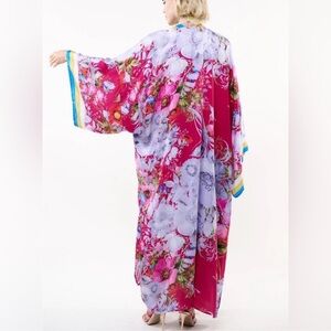 Luxury Kimono Duster, NWT, OS
$186 $224| Size: OS | Aratta